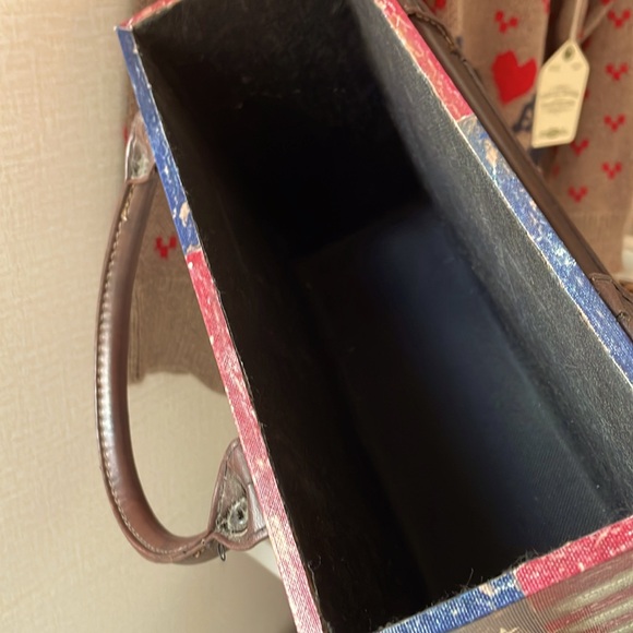 Decorative Wooden American Flag Box with Handles, Weathered Design, 11 x… - Picture 6 of 7